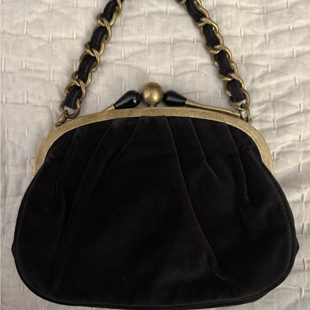 Classic Black Velvet Chain-Handle Women's Clutch